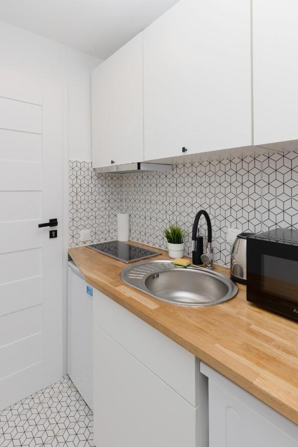 Micro Apartment Near Fort Mokotow By Noclegi Renters Varsó Kültér fotó