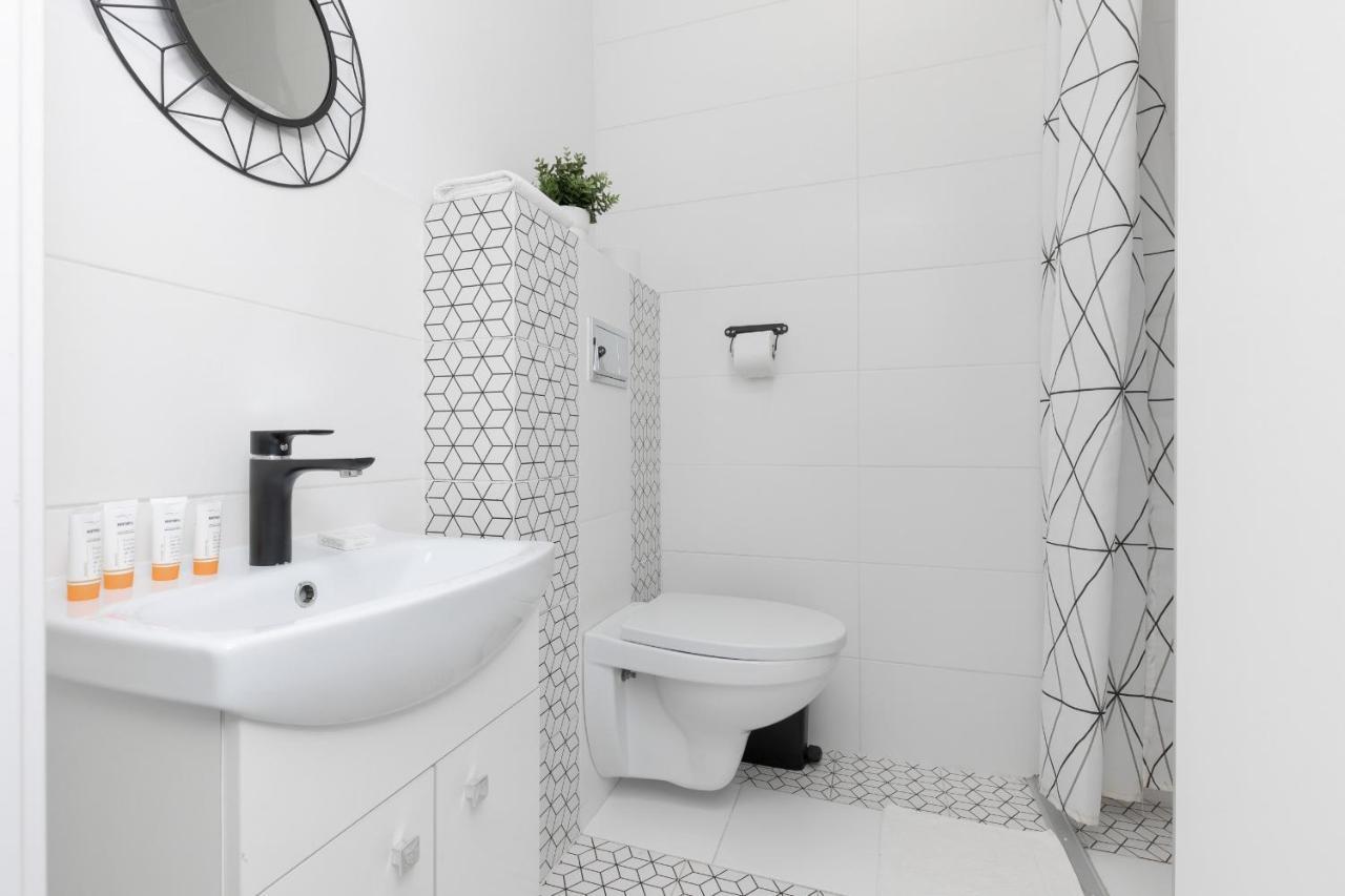 Micro Apartment Near Fort Mokotow By Noclegi Renters Varsó Kültér fotó